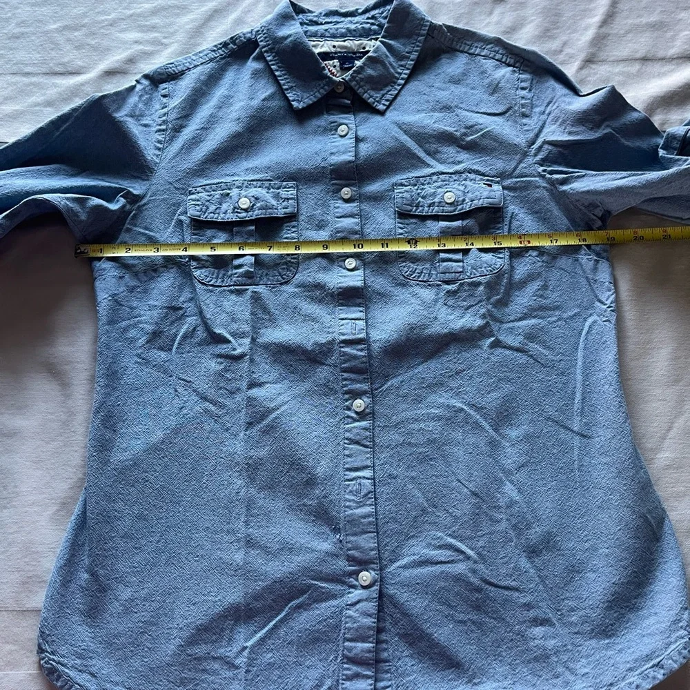 Tommy Hilfiger Vintage Light Blue Casual Button-Down Shirt With Pockets - Picture 6 of 10